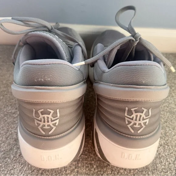 Like New Men’s Adidas D.O.N. Issue #2 Basketball Shoes, Steel Gray & White, 13 - Picture 4 of 10